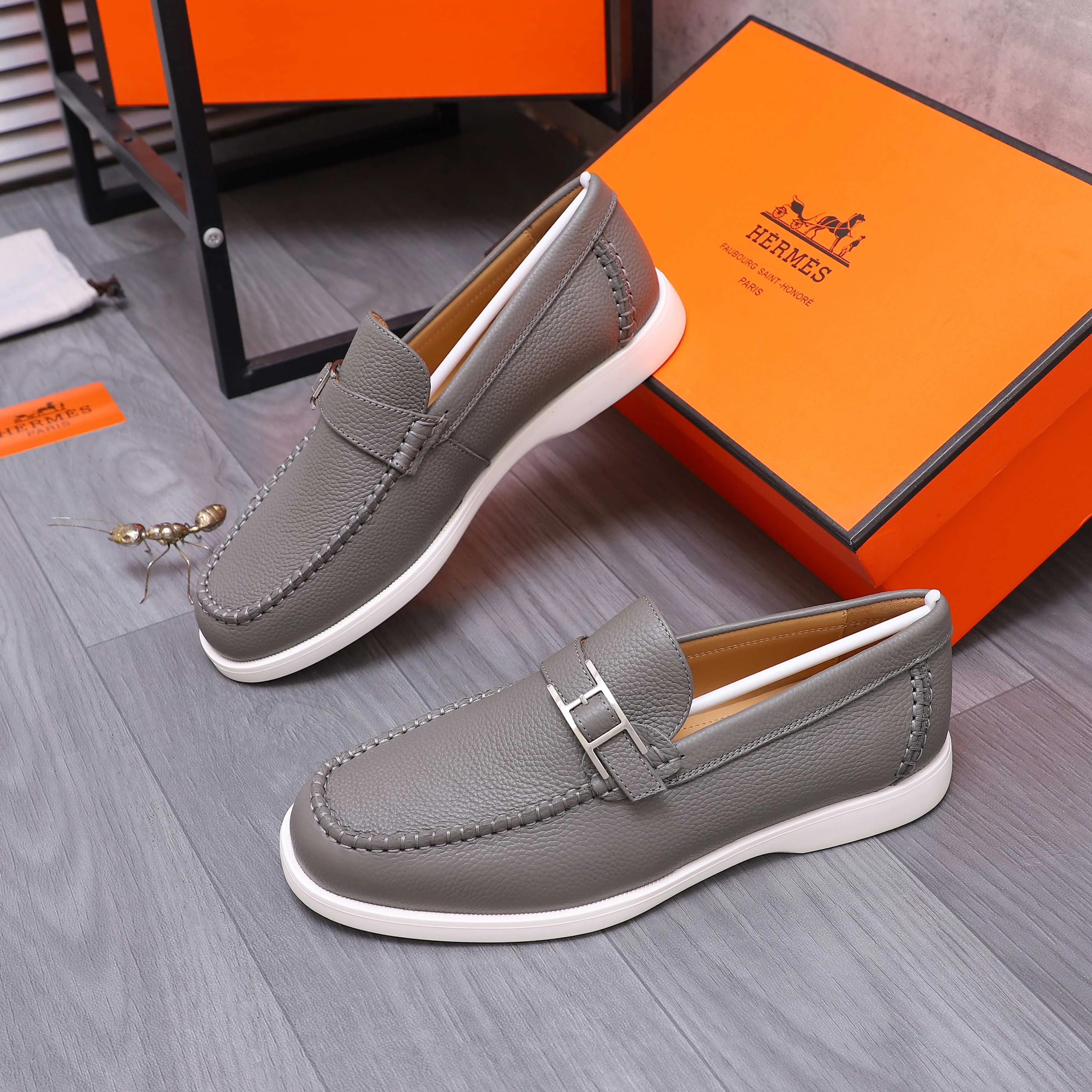 Men's shoes 💰p560 Product trademark: HERMES "Hermes" casual slip-on men's shoes. Regular size: 38-46 (45.46 is custom-made and non-returnable) Product materials: Selected pebbled cowhide upper, cowhide lining, original foam rubber ultra-light sole